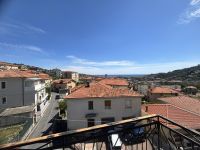Appartamento in vendita a Imperia - Rif. 