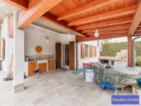 Appartamento In Villa in vendita a Castel D'azzano - Rif. V003595