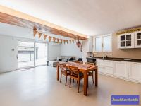 Appartamento In Villa in vendita a Castel D'azzano - Rif. V003595