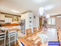 Appartamento In Villa in vendita a Castel D'azzano - Rif. V003595