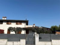 Appartamento In Villa in vendita a Castel D'azzano - Rif. V003595