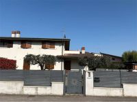 Appartamento In Villa in vendita a Castel D'azzano - Rif. V003595