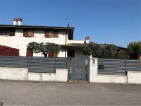 Appartamento In Villa in vendita a Castel D'azzano - Rif. V003595